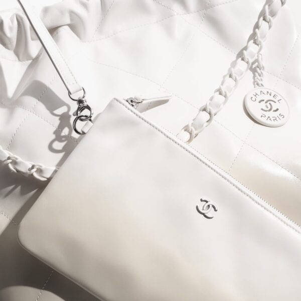 CHANEL 22 HANDBAG
