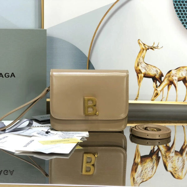 Balenciaga Model: LG-10702
