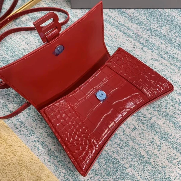 Size: 8896 Small: 19x8x21cm