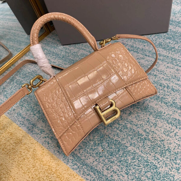 Size: 8896 Size: 19x8x21cm