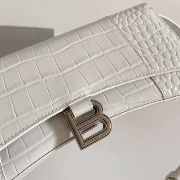 Underarm Clutch Model: 8898 Size: 27x3x11cm