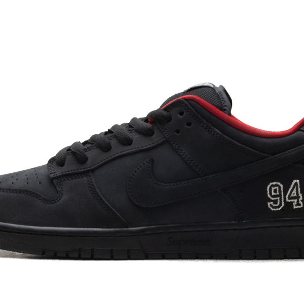 SB Dunk Low "Supreme - Black"
