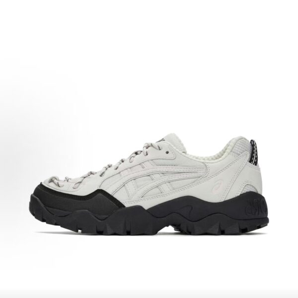Asics GEL‑Pickax Streamer White Black Chunky Outdoor Hiking Trainers