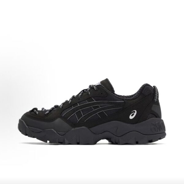 Asics GEL‑Pickax All‑Black Chunky Outdoor Hiking Trainers